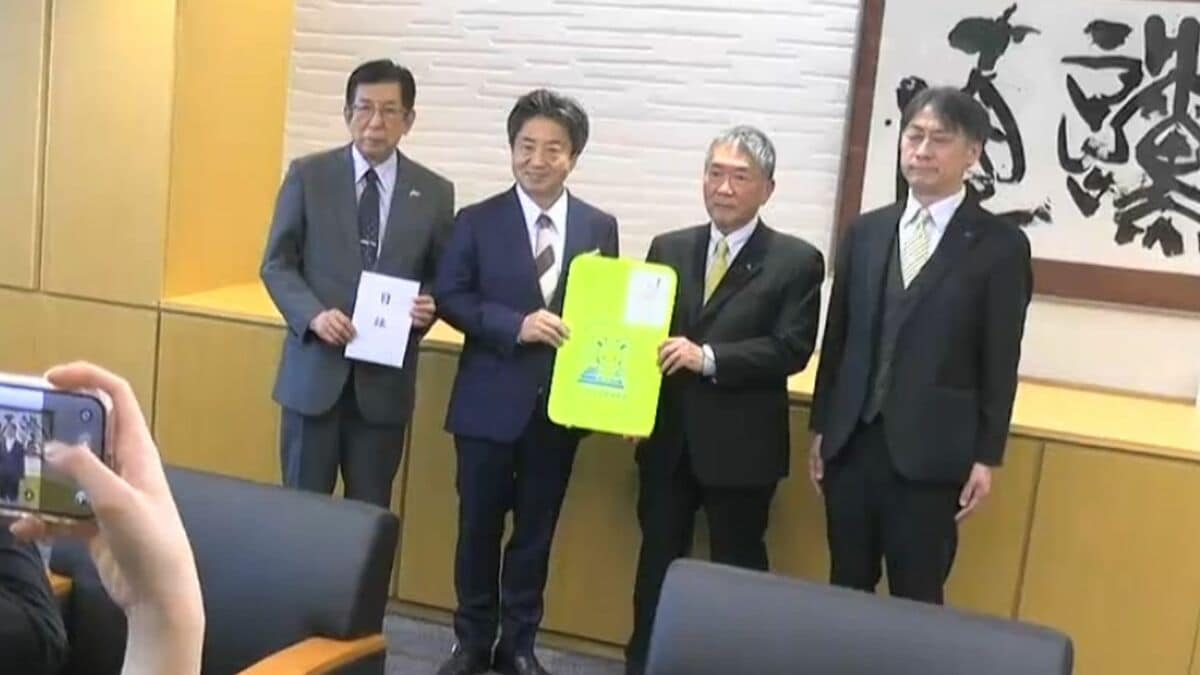 新1年生にマスコットキャラ「チュッピー」が描かれたランドセルカバーのプレゼント【岡山・総社市】