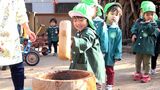 「よいしょ！よいしょ！」慣れない手つきで園児が餅つき　ひと足早くお正月気分=静岡・下田市　|　静岡のニュース | SBSNEWS | 静岡放送