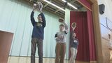 “先輩”大谷翔平選手からクリスマスプレゼント 「グローブ」が岩手・奥州市の小学校に到着 児童がさっそくキャッチボール|TBS NEWS DIG