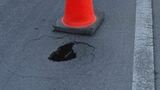 道路陥没 直径およそ60cmの穴 原因は下水管接続部分の劣化 山梨・甲府市中心街の市道 | 山梨のニュース | UTYテレビ山梨