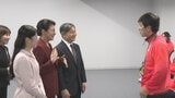 天皇皇后両陛下と愛子さま　デフリンピック水泳観戦　手話用いたサインエールで選手を応援|TBS NEWS DIG