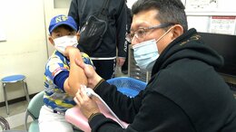 “野球ひじ”発生ピークは「11歳~12歳」で、"投手・捕手"に多い…柔軟性が低いと「手投げ」になりリスク大に 重要なのは「早期の発見・治療」 小中学生が大学病院で本格メディカルチェック|TBS NEWS DIG