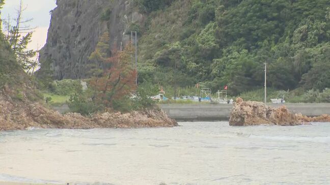 「人のようなものが打ち上げられている」釣りをしていた人が通報…海岸で身元不明の遺体発見、身元確認中 タンクトップ様の上衣のほか着衣なし 近くの海岸では5日に男子高校生が行方不明に…関連捜査|TBS NEWS DIG