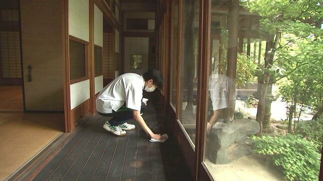創立100周年の岩手高校生 景観重要建造物「武田邸」で草取りと雑巾がけ 6月の2日間一般公開へ 盛岡市|TBS NEWS DIG