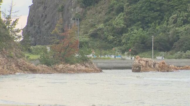 「人のようなものが打ち上げられている」釣りをしていた人が通報…海岸で身元不明の遺体発見、身元確認中 タンクトップ様の上衣のほか着衣なし 近くの海岸では5日に男子高校生が行方不明に…関連捜査|TBS NEWS DIG