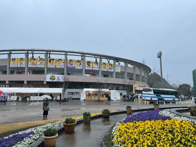 "美破!VIVA"　福岡ソフトバンクホークスがキャンプイン　小久保裕紀監督「自分で考えた練習に取り組む時間とチームとして与える宿題、両方をこなしていきたい」|TBS NEWS DIG