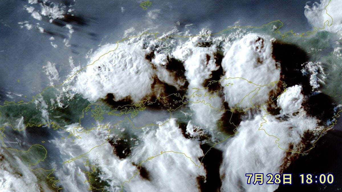 まるで沸騰するかのように…」 湧き上がる積乱雲 激しい雷雨もたらす雲