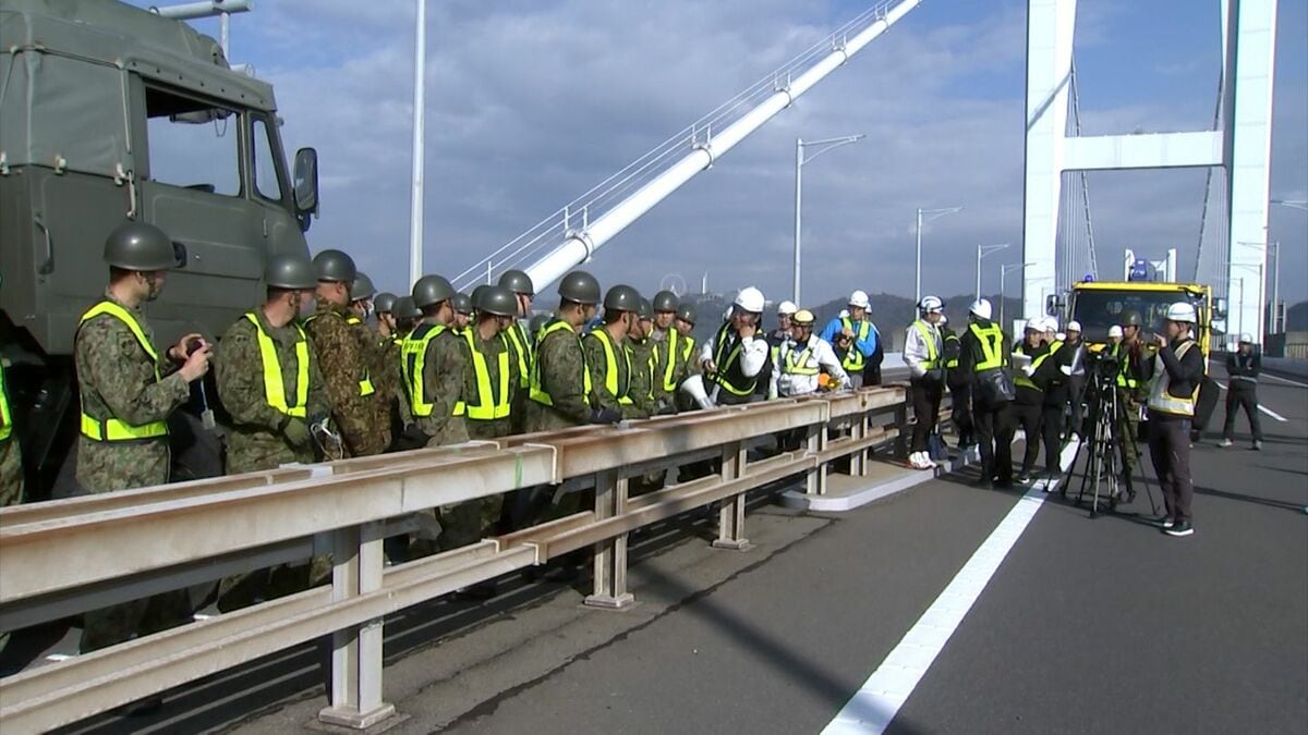 本四高速と自衛隊が瀬戸中央自動車道で合同訓練 大規模災害により上り