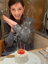 【 加藤あい 】 43歳の誕生日迎え 「全てが当たり前ではないということを忘れずに 本当に感謝です」 ケーキと笑顔ショット|TBS NEWS DIG