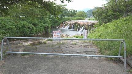 男子児童死亡で遊泳禁止の石川・小松市の十二ヶ滝 バリケード設置