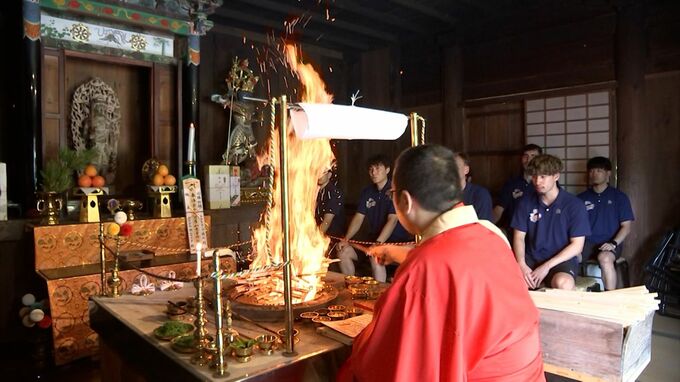 「最後に良い景色を見られたらいいなと」トライフープ岡山の選手らがB2昇格目指し 金山寺で必勝祈願【岡山】　|　岡山・香川のニュース | 天気 | RSK山陽放送