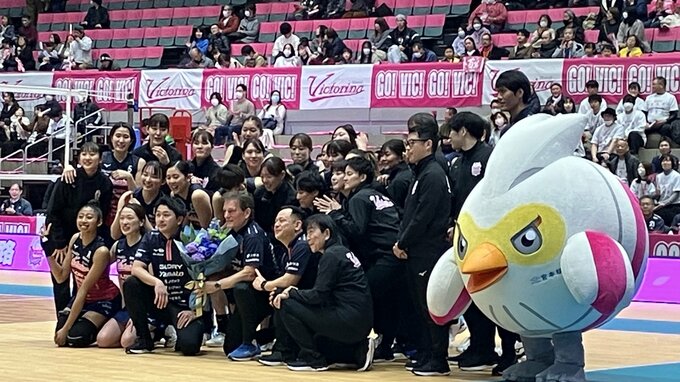 【バレー】ヴィクトリーナ姫路　レギュラーラウンド全勝で通過しファイナルへ　日本代表に選出の井上愛里沙、宮部藍梨「ファイナルを勝ち切って、オリンピックの出場権獲得へ向かいたい」|TBS NEWS DIG