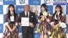 ＡＫＢ48の永野芹佳さん、徳永羚海さん、平田侑希さん、奥州市出張公演を前に奥州市役所を訪れ、岩手公演に向けあいさつ　名産の江刺りんごをほおばり笑顔　|　IBC NEWS | IBC岩手放送