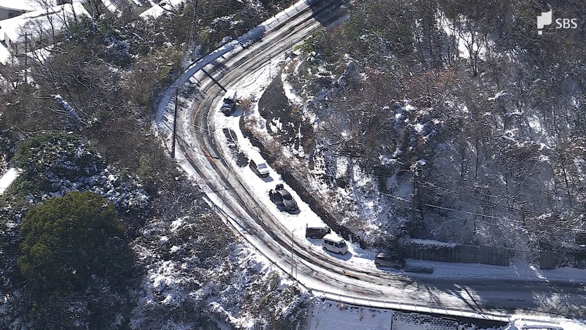 冬雪様 リクエスト 積雪で車が多数立ち往生 帰宅困難約400人小学校に避難 冷え込み厳しく