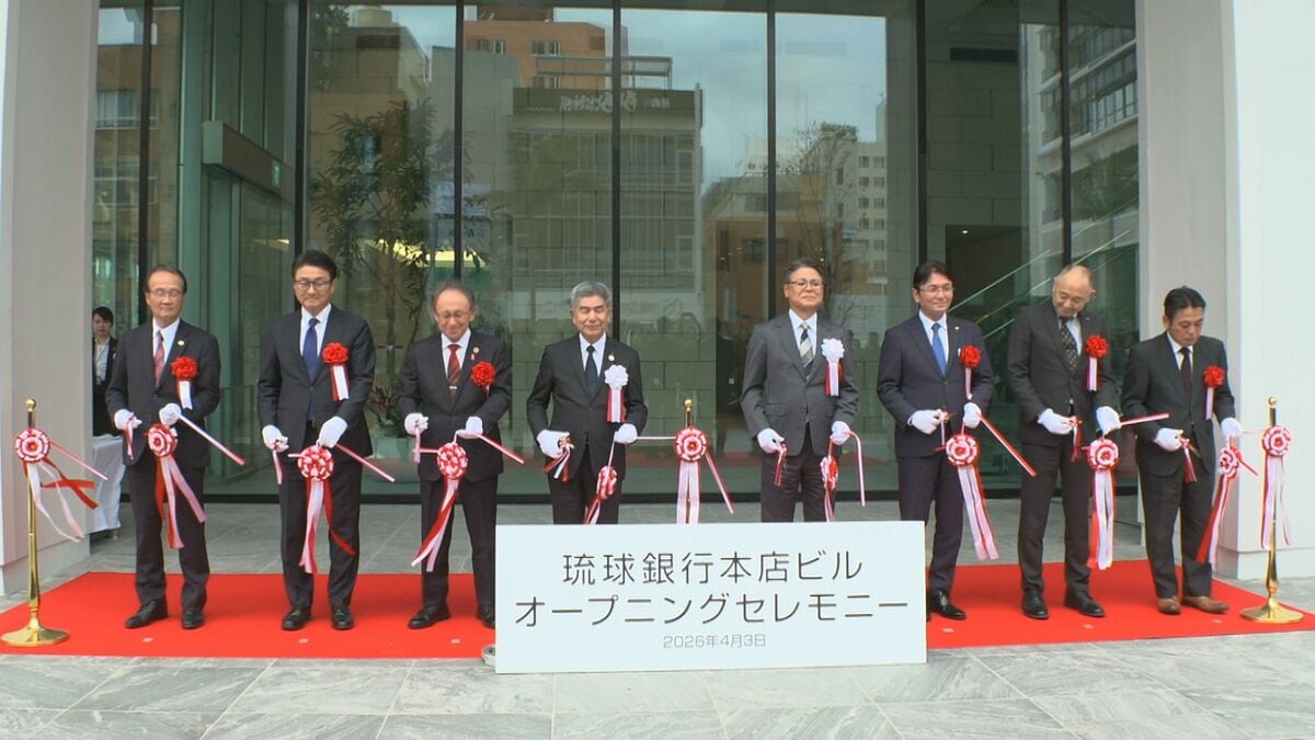 数十年に一度のビッグイベント！　琉球銀行本店の引っ越しに密着