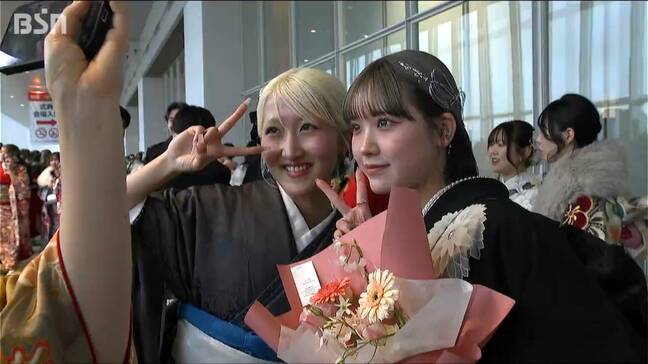 「いろいろな人に感謝でいっぱいです」成人の日を前に『二十歳の集い』 新潟市では今年度約7000人が二十歳に|TBS NEWS DIG