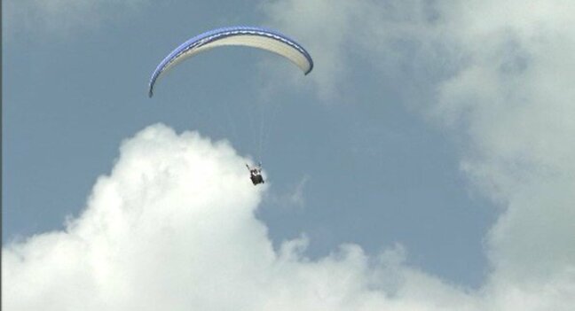 「電線に引っ掛かった」大町市でパラグライダーが墜落　静岡県の70歳男性をドクターヘリで松本の病院に搬送　長野|TBS NEWS DIG