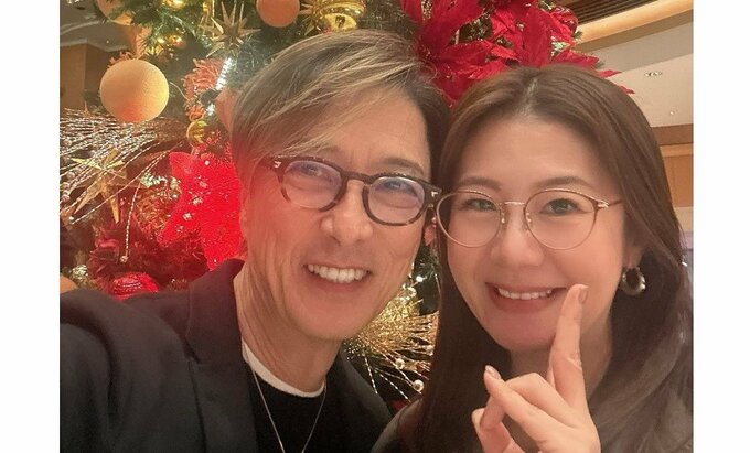 【黒田アーサー】　「結婚13周年を記念して2人で食事しに行って来ました」　妻との２ショット写真をアップ　|TBS NEWS DIG