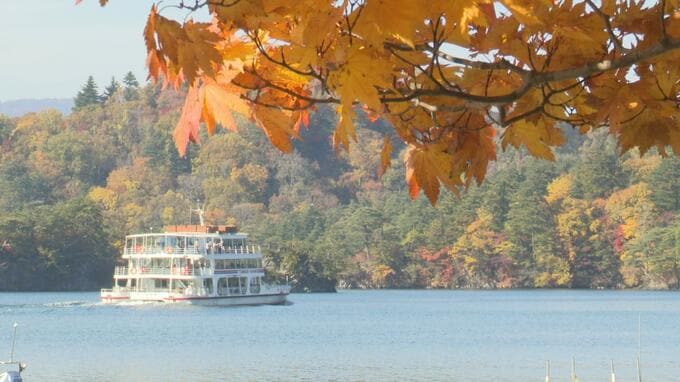 秋麗 見頃の紅葉が観光客たちを魅了 青森県「十和田湖畔」と「奥入瀬渓流」 そこはまるで絵画のなか【カメラマンが見るレンズの先の世界】|TBS NEWS DIG