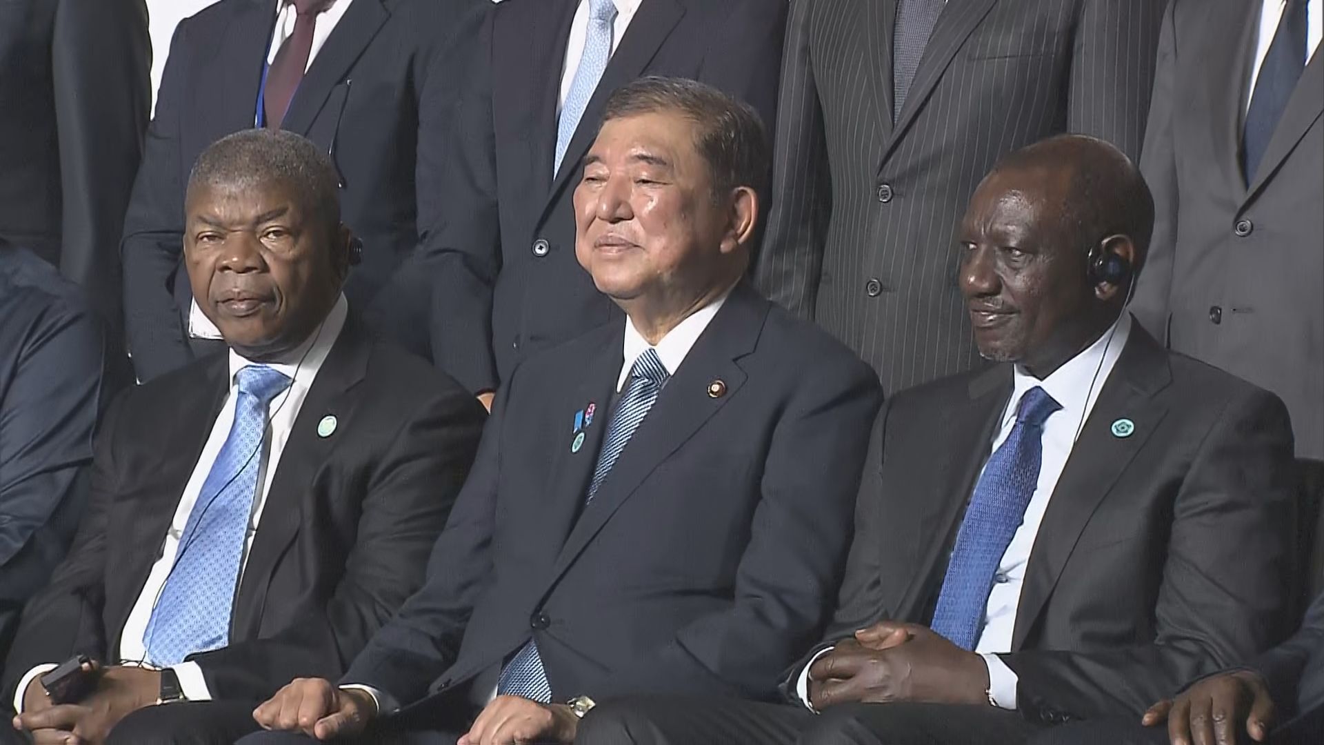 シェイクスピアと地中海: 国際シェイクスピア協会世界会議議事録バレンシア2001 岩屋外務大臣とシェイク・ファラー・ソマリア連邦共和国計画