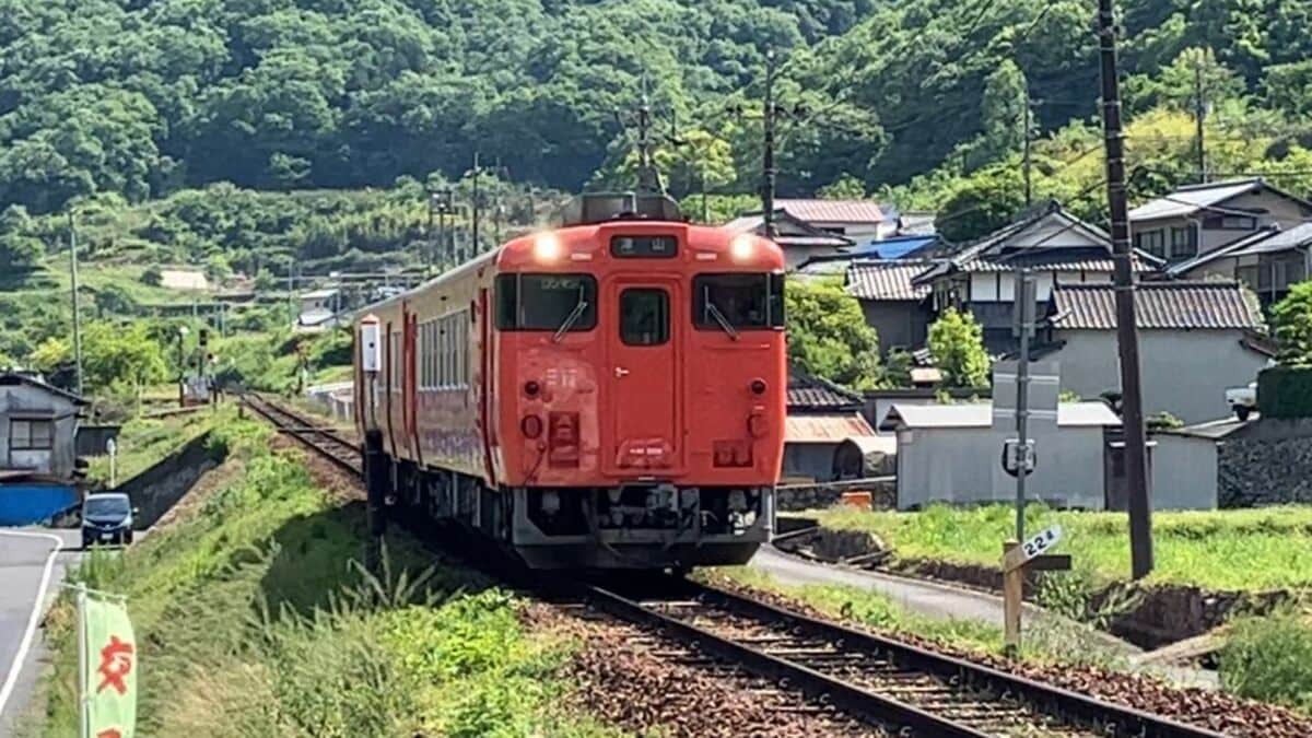 【JR津山線】沿線で確認のため、牧山駅〜岡山駅で一部列車に遅れ
