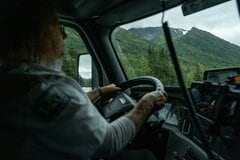 トラック運転手不足、解消の鍵は女性の活躍－ウォルマートの成功例| TBS CROSS DIG with Bloomberg