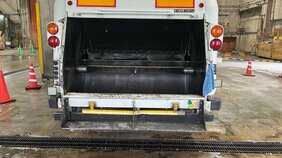 ごみ収集車を洗車中に投入口に巻き込まれた男性が死亡 頭部などが潰れた状態で見つかる 回転板を止めずに作業か 沖縄県糸満市|TBS NEWS DIG