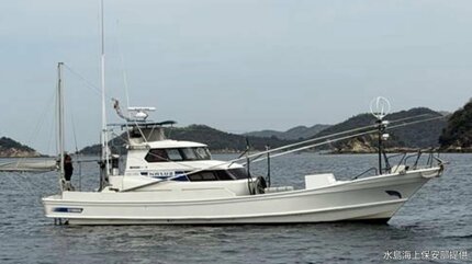 釣りをしていたミニボートとプレジャーボートが衝突事故 プレジャー 