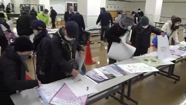 2024年のカレンダーや手帳を無料でどうぞ　お気に入りを品定め　企業から寄せられた3800部のプレゼント会　|　SBC NEWS | 長野のニュース | SBC信越放送