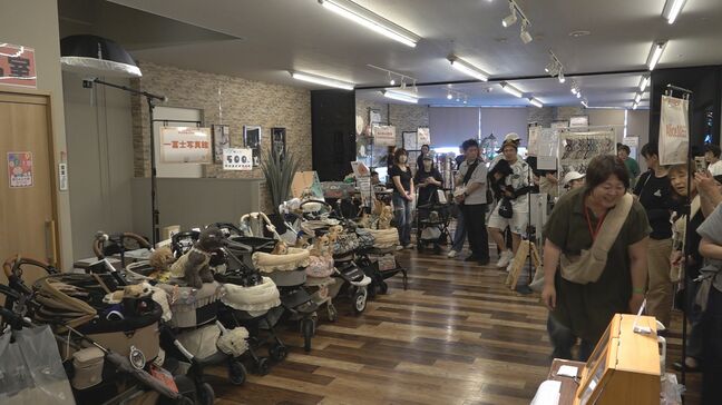「わんわんフェスティバル」 家具店に愛犬家集う ペットカーやエアーマットレス|TBS NEWS DIG