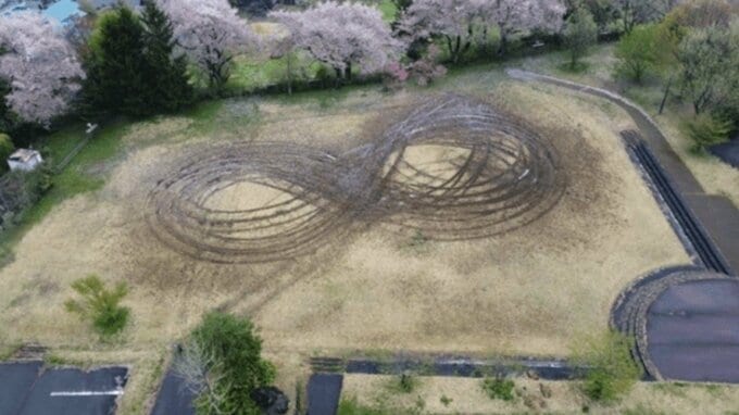 公園を車で暴走…ドリフトか？一時の快楽で逮捕された男の行為の代償は　泥には証拠となるタイヤの痕（山形・山辺町）【2025注目事件】　|　山形のニュース│TUYテレビユー山形