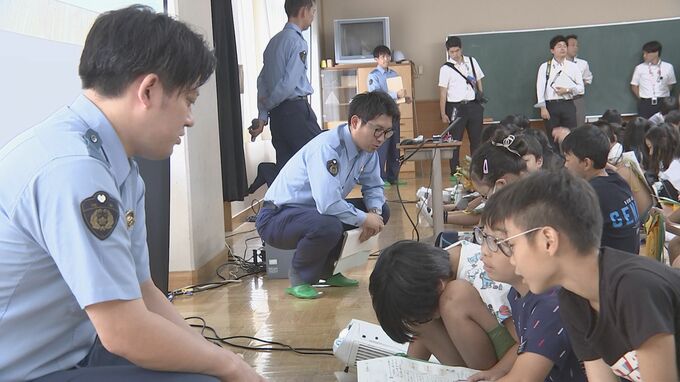 小学校の授業で警察の「サイバー犯罪対策テスト」活用しネット犯罪防止へ　子どものSNS利用時間増える夏休みを前に注意喚起　埼玉県|TBS NEWS DIG