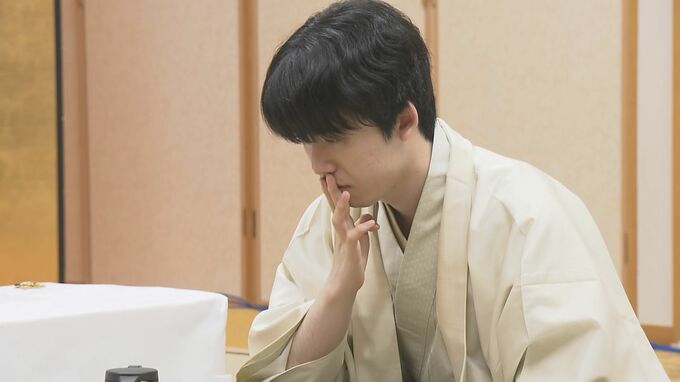棋聖戦第1局は藤井八冠が勝利　藤井八冠は初の「永世称号」かかるタイトル戦|TBS NEWS DIG