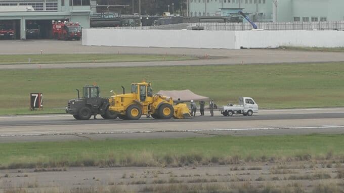 【速報】小松空港で滑走路閉鎖 深さ4センチのひび割れ見つかる 民間機で引き返し・目的地変更も|TBS NEWS DIG