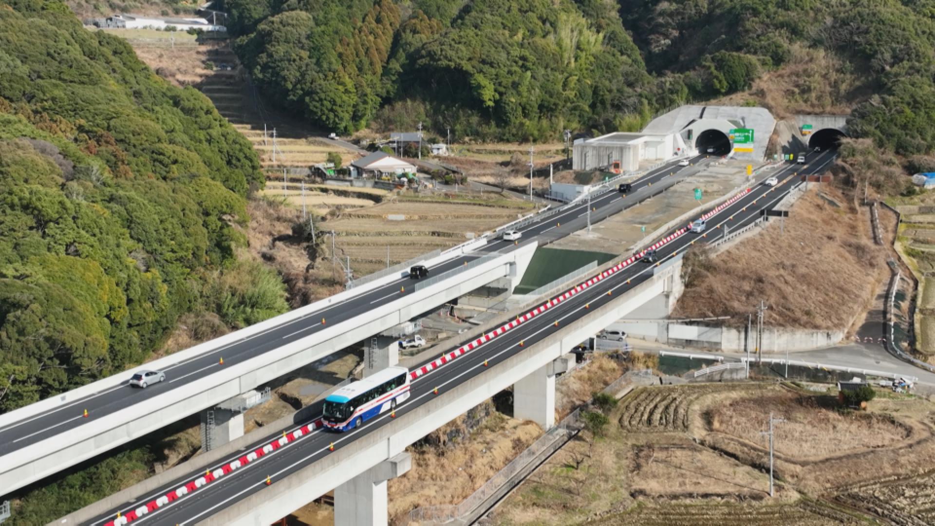 長崎・佐世保】西九州道 佐々～佐世保中央が23日から4車線に 前夜から