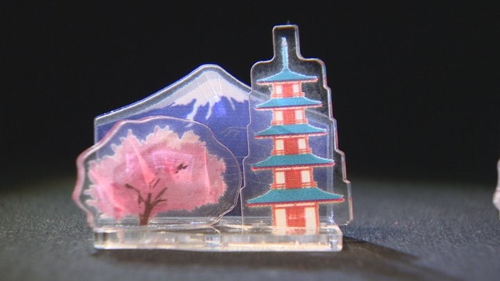 「悲しい思い出を、楽しい思い出で手元に」富士山と五重塔で話題の観光地　カプセルトイが人気　コロナ禍のパーティションを再利用　山梨・新倉山浅間公園