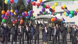 「未来にはばたけ」と風船飛ばし飛躍を誓う　富士急グループの二十歳を祝う会|TBS NEWS DIG