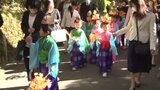 華やかな歴史装束をまとった子どもたちが世界遺産の寺を練り歩く 岩手・平泉町で秋の藤原まつり恒例の稚児行列|TBS NEWS DIG