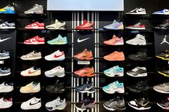 ナイキが中国販売代理店との契約終了へ－数百社対象、事業再建の一環| TBS CROSS DIG with Bloomberg