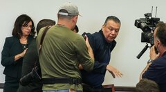 米民主党上院議員に手錠、ＬＡで国土安全保障長官の会見から強制排除| TBS CROSS DIG with Bloomberg