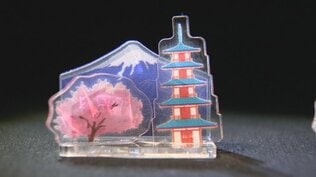 「悲しい思い出を、楽しい思い出で手元に」富士山と五重塔で話題の観光地　カプセルトイが人気　コロナ禍のパーティションを再利用　山梨・新倉山浅間公園　|　山梨のニュース | ＵＴＹテレビ山梨