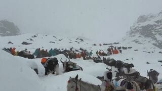 エベレストで猛吹雪 登山客数百人が立ち往生「全員の避難完了」中国メディアが伝える| TBS CROSS DIG with Bloomberg
