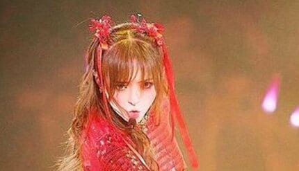 浜崎あゆみさん 「弱き自分よ、気を抜かず、甘えず、おごらず