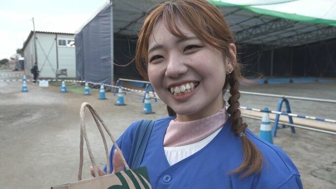 ドラ選手にハマりすぎた20歳女子学生 “推し”に会うため一人で沖縄キャンプへ 中日ドラゴンズ田中幹也選手（24）に愛溢れる手紙は渡せた？|TBS NEWS DIG