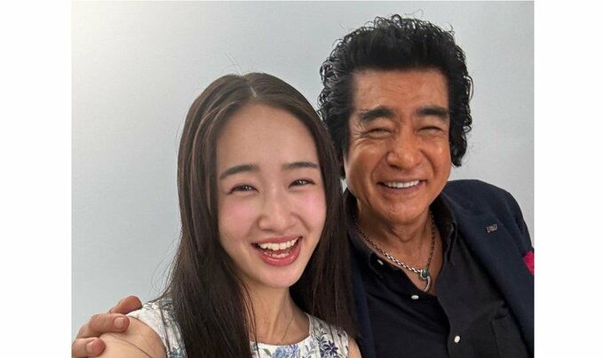 天翔愛さん　藤岡弘、さんと【父の日ショット】公開　「いつもありがとう」|TBS NEWS DIG