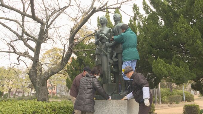 最も長く続いている野外彫刻展でギネス認定見込みも　UBEビエンナーレ=現代日本彫刻展開催前に彫刻清掃　|　山口のニュース・天気・防災｜tys NEWS｜ｔｙｓテレビ山口