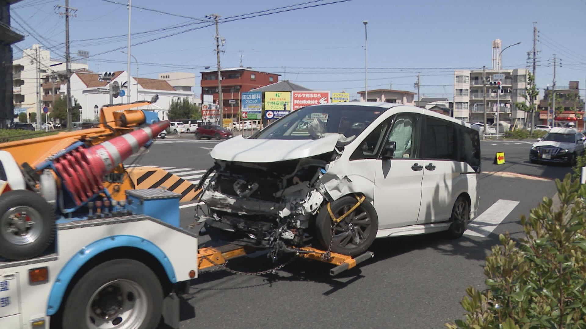 ｢ドーンと音がした｣　車2台が交差点で衝突する事故　子ども3人を含む5人を救急搬送　名古屋・昭和区