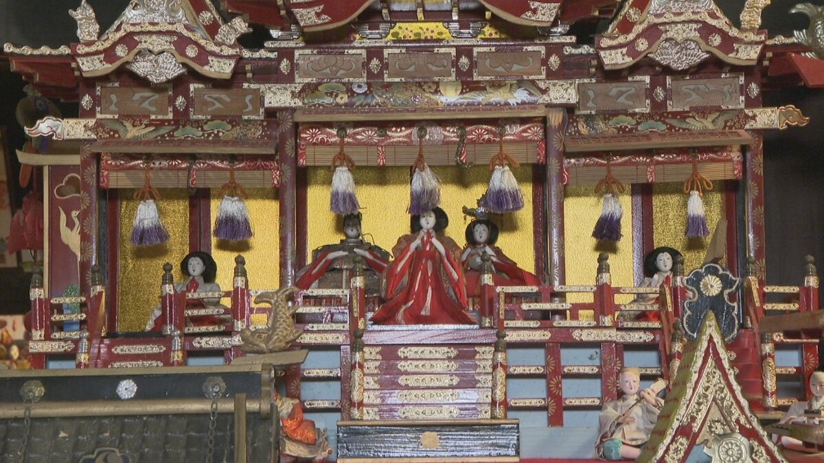 貴重な雛飾りから園児作の雛人形まで4000体の雛人形や雛飾りが揃う　甲州市塩山・甘草屋敷