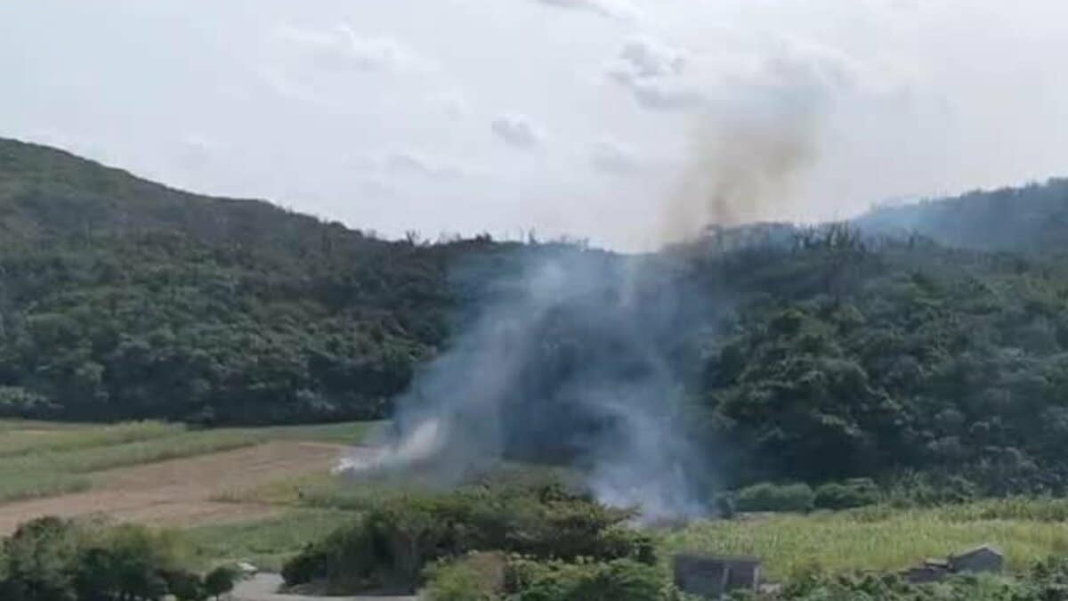 沖縄・久米島で林野火災　午後6時現在も消火活動続く　これまでに人的被害は確認されず