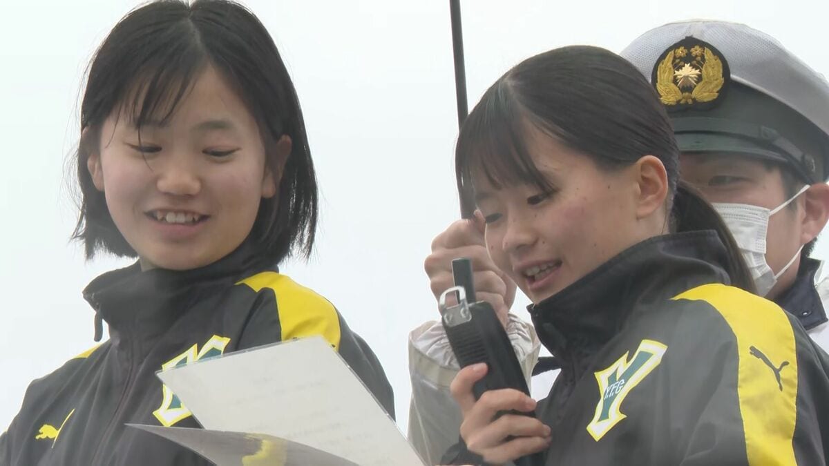 サッカーの次は「マナー日本一」柳ヶ浦高校女子サッカー部が安全運転呼びかけ　自転車の青切符導入前に　大分